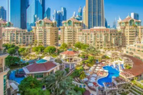 Al Murooj Rotana Hotel