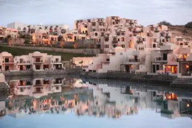 Hotel Cove Rotana Resort